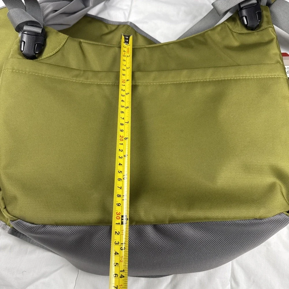 Diaper Bag Daddy & Company The Slide Dad Or Mom Messenger/Diaper Olive Grey NWT